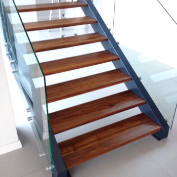 Kiaat staircase - open tread in steel stringer