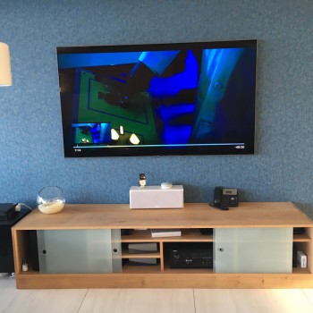 Oak TV unit with frosted glass